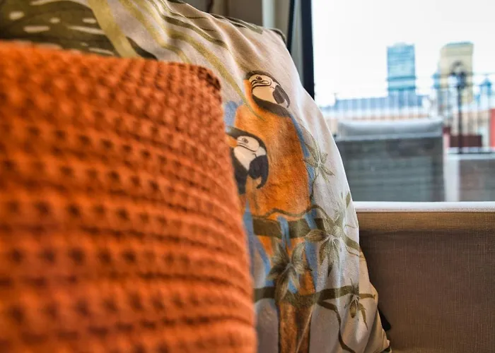 Luxury 3br Spacious Sleeps 8 Guests With Patio, Skyline View, Optional Parking And Gym Access Near Mccormick Place And Lakefront * Chicago