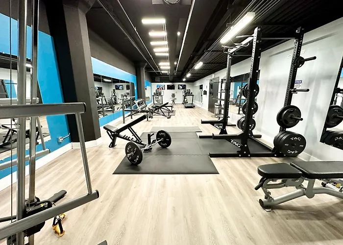 Luxury 3br Spacious Sleeps 8 Guests With Patio, Skyline View, Optional Parking And Gym Access Near Mccormick Place And Lakefront Apartment Chicago