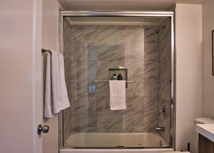Apartamento Luxury 3br Spacious Sleeps 8 Guests With Patio, Skyline View, Optional Parking And Gym Access Near Mccormick Place And Lakefront